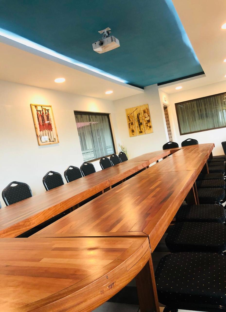 אבידג'אן Detente Hotel מראה חיצוני תמונה